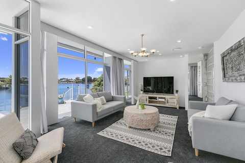 Havana Blue - Large 4 Bedroom Family Home - Tourism Brisbane 0