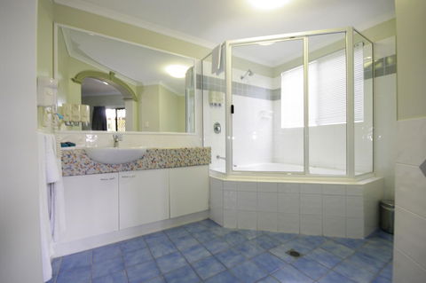 Mackay Resort Motel - Brisbane Tourism 13