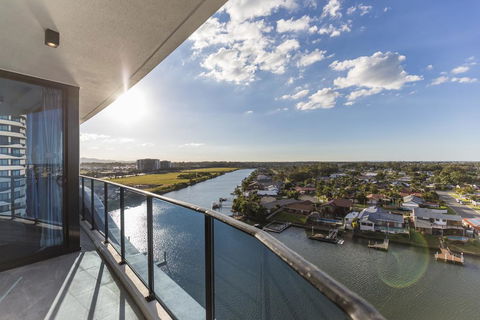 Waterview 3BR Modern Apartment Near Harbour Town - Waterpoint - Tourism Brisbane 3