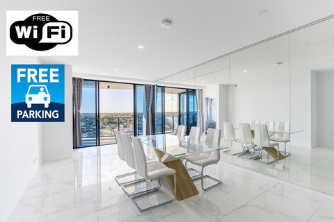 Waterview 3BR Modern Apartment Near Harbour Town - Waterpoint - Tourism Brisbane 0