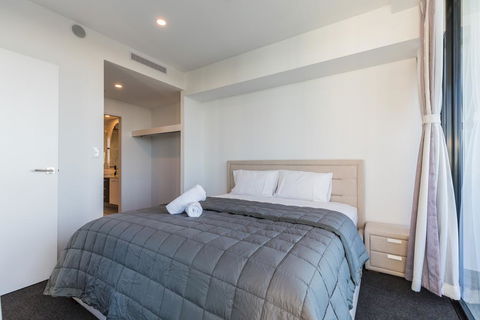 Waterview 3BR Modern Apartment Near Harbour Town - Waterpoint - Tourism Brisbane 1