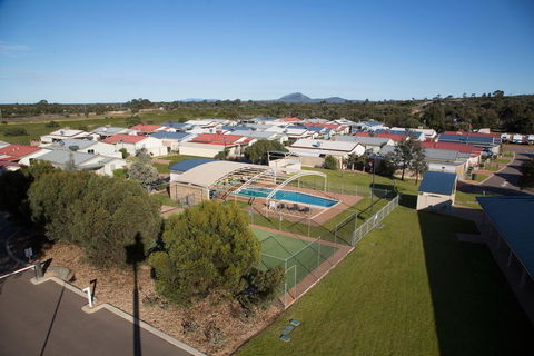 Wavecrest Village & Tourist Park - Tourism Brisbane 1