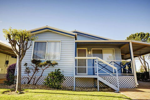 Wavecrest Village & Tourist Park - Tourism Brisbane 0