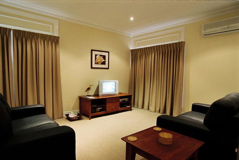 Waverley House Cottages - Tourism Brisbane 1