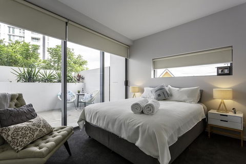 Well-Appointed 3 Bedroom, 2 Bath, Parking & Pool - Brisbane Tourism 3
