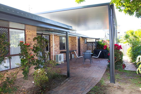 Wellington Parade 1/15a, Shelly Beach, Caloundra - Tourism Brisbane 2