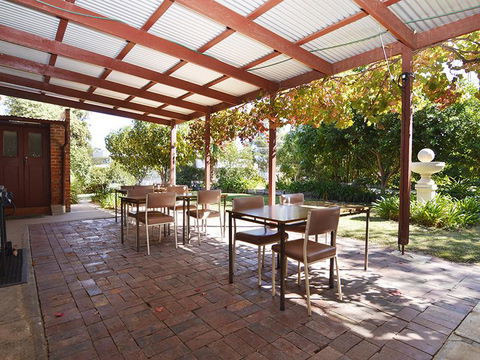 Wentworth Central Motor Inn - Tourism Brisbane 1