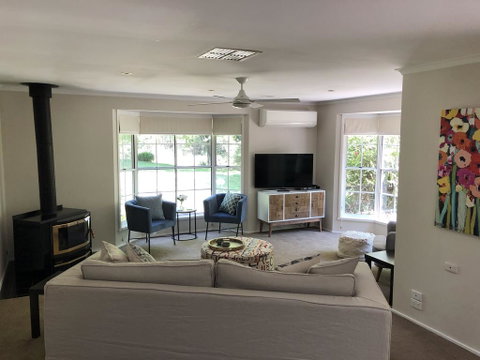 Westwood Lodge Apartments - Brisbane Tourism 1