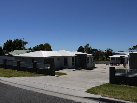 Westwood Villas - Bridport - Brisbane Tourism 1