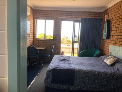 Whale Fisher Motel - Brisbane Tourism 1