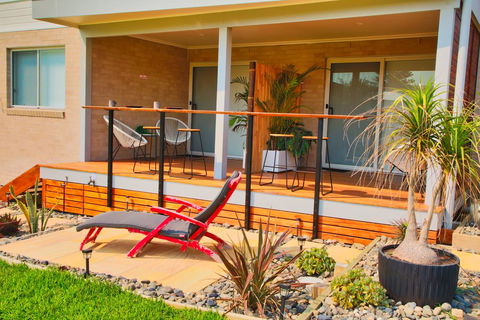 Whale Studio Apartment, 1a Ocean Street - Tourism Brisbane 2