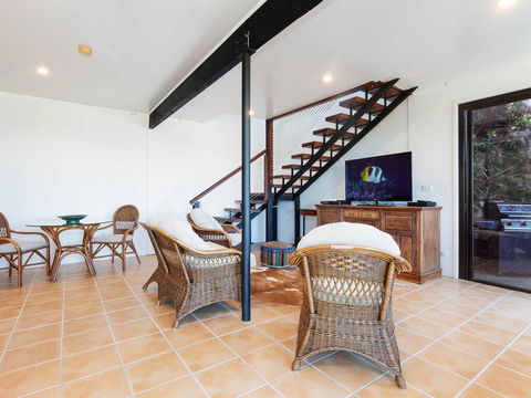 Whale Tales' 78 Lentara Street - FANTASTIC WATER VIEWS OVER FINGAL BEACH - Tourism Brisbane 1