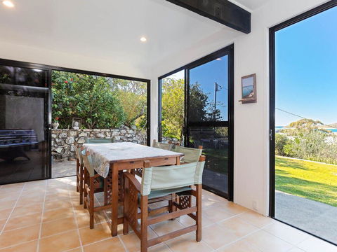 Whale Tales' 78 Lentara Street - FANTASTIC WATER VIEWS OVER FINGAL BEACH - Tourism Brisbane 2