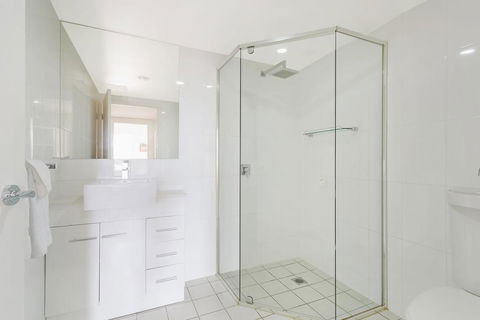 Wharf Apartment Unit 5 - Tourism Brisbane 3