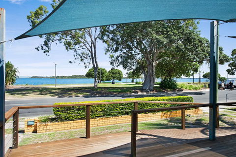 Wheelchair Friendly With Water Views - Welsby Pde, Bongaree - Tourism Brisbane 3