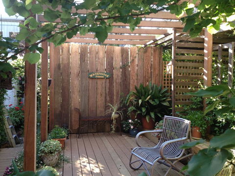 Whispering Pines Bed And Breakfast - Tourism Brisbane 0