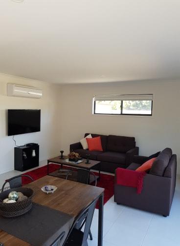 White Caps B - New Styles & Spacious Home - Brisbane Tourism 3