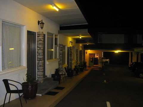 White Manor Motel - Tourism Brisbane 0