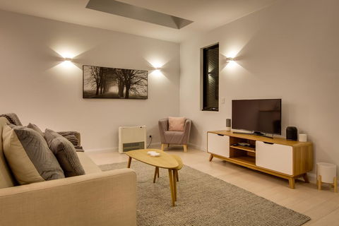 White Room Apartments - Brisbane 4u 2