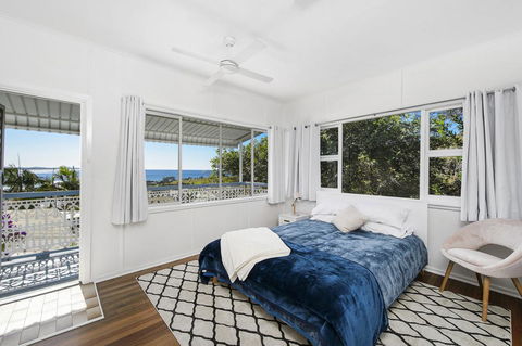 Whitecaps, 26 East Street - Brisbane Tourism 1
