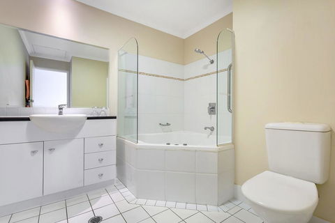 Whitesands, Unit 113/41-45 Shoal Bay Road - Tourism Brisbane 1