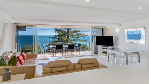 Wickham Point Unit 2, 44 Victoria Tce, Kings Beach - Tourism Brisbane 0