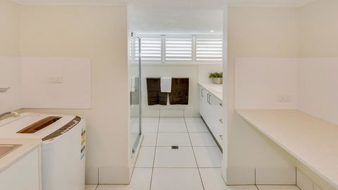 Wickham Point Unit 2, 44 Victoria Tce, Kings Beach - Tourism Brisbane 3