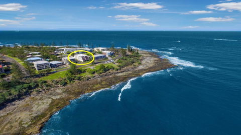 Wickham Point Unit 2, 44 Victoria Tce, Kings Beach - Tourism Brisbane 2