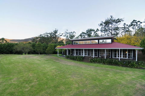 Willabrook Retreat - Mojo Cottage - Romantic Escape! - Brisbane Tourism 1