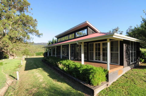 Willabrook Retreat - Rest Cottage - Spoil Yourself! - Tourism Brisbane 0