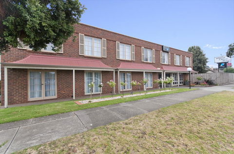 William Dutton Motel - Tourism Brisbane 0