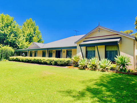 Willow Lodge - Tourism Brisbane 0