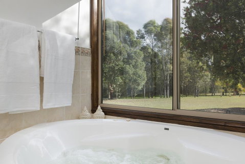 Windsors Edge Cottage Pokolbin - Brisbane Tourism 2