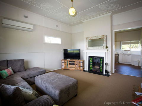 Wine Country Cottage Located Right At The Hunter Valley Gateway, Close To Everything - Tourism Brisbane 1