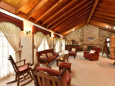 Wine Country Homestead 4-6br House - Tourism Brisbane 1