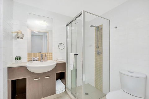 Wings Luxury Apartment Pink Poodle - Tourism Brisbane 3