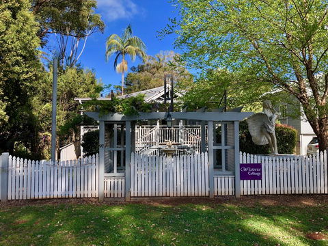 Wisteria Cottage 95 Main Western Road - Tourism Brisbane 0