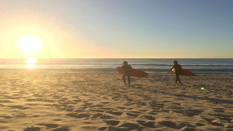 Wonky Pine Beach House, NARRWALLEE- 4 Bedroom - Tourism Brisbane 1