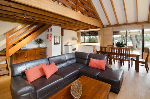 Woodstone Kookaburra Cottage - Tourism Brisbane 1