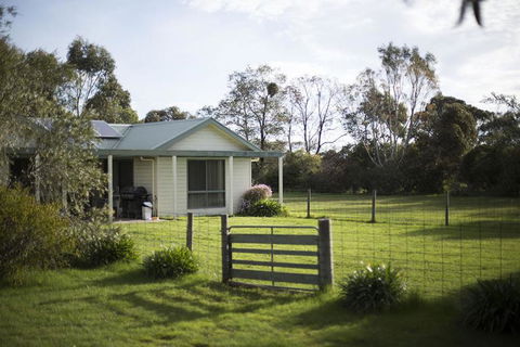 Woongara Cottage - Pet Friendly Country Retreat - Tourism Brisbane 0