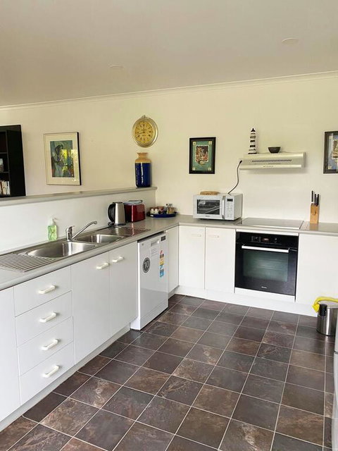 Woorim Secluded Palms Villa - Brisbane Tourism 3