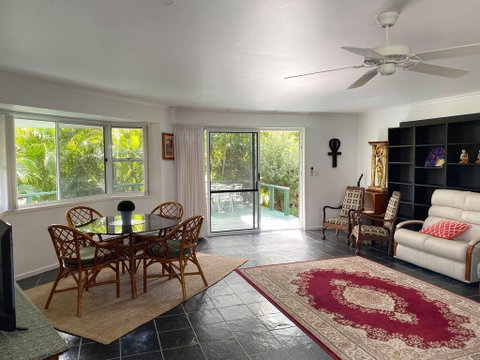Woorim Secluded Palms Villa - Brisbane Tourism 2