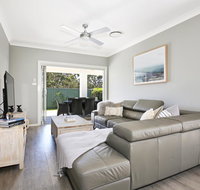 Wowly Waters - Pet Friendly - 1 Min Walk to Beach - Brisbane Tourism