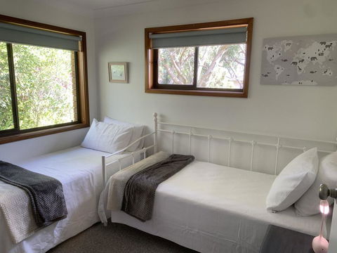 Wreck Beach Cottage @ Shoal Bay - Tourism Brisbane 3
