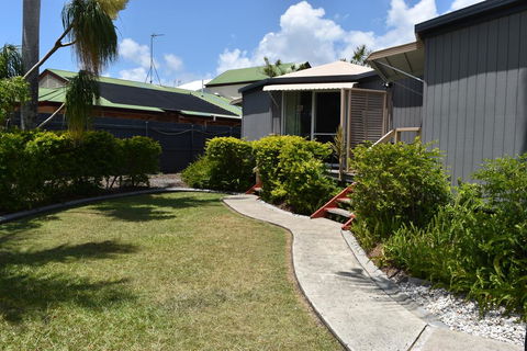 Wunpalm Motel & Holiday Cabins - Tourism Brisbane 3