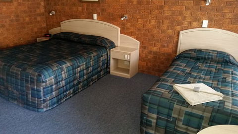 Yambil Inn - Tourism Brisbane 1