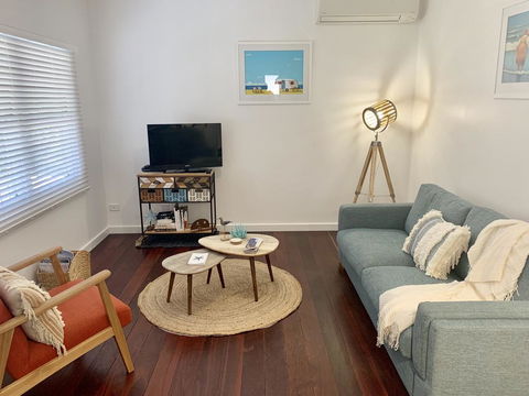 Yaringa Cottage...by The Sea - Tourism Brisbane 3