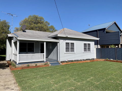 Yaringa Cottage...by The Sea - Tourism Brisbane 1