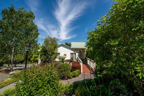 Yarra Gables - Tourism Brisbane 0