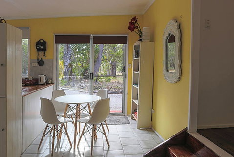 Yellow Cottage - Bush And Beach - Tourism Brisbane 2